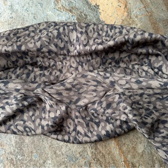 Spanx Look at Me Now Seamless Leggings Leopard Print Brown Tan Size Large - Picture 8 of 9